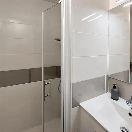 2 Bedroom Stunning In ジャール・シュル・メール