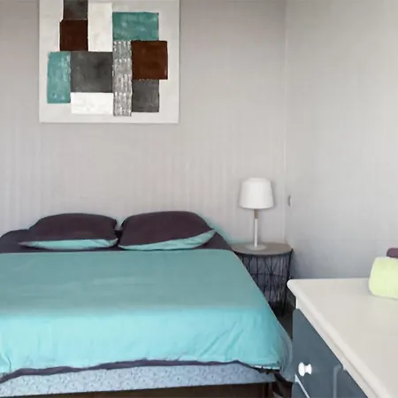 2 Bedroom Amazing In Holiday home *