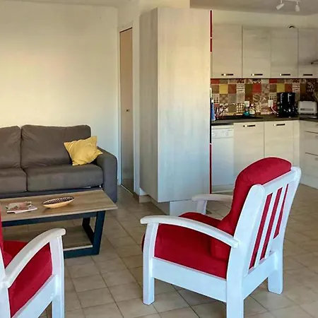 2 Bedroom Stunning In ジャール・シュル・メール